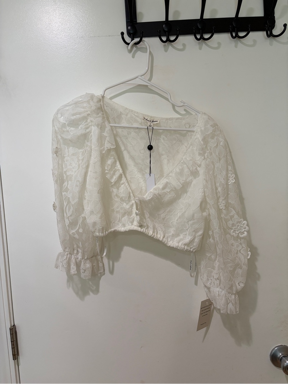 For Love & Lemons cropped 3D floral blouse with puff sleeves - size small